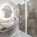 Avenue 4* Bologna